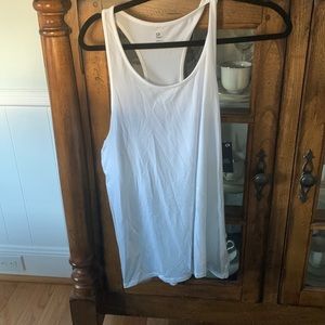 Women’s Gapfit Breathe tank